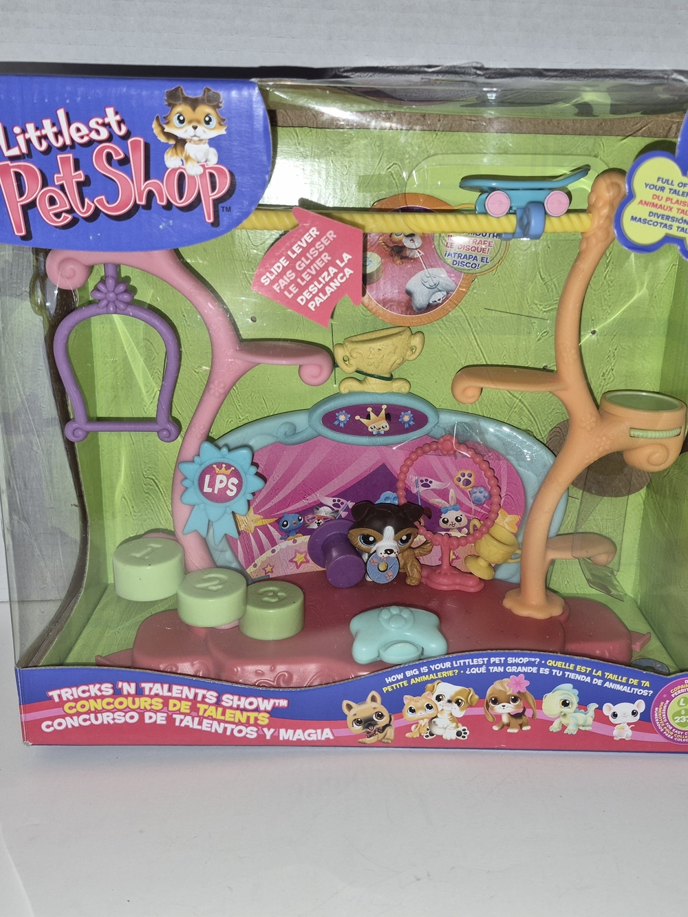 Littlest Pet Shop Tricks 'n Talents Show Playset #237 Collie Dog **Open Box **